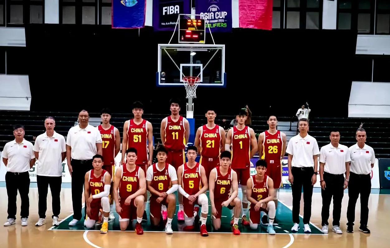 中国男篮NBA夏联集锦周琦17分9板，中国男篮胜黄蜂(周琦盖帽集锦nba)