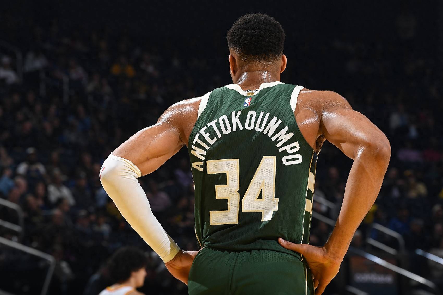 ESPN构想惊天四方交易:勇士得到字母哥追梦去湖人(nba字母哥四弟)