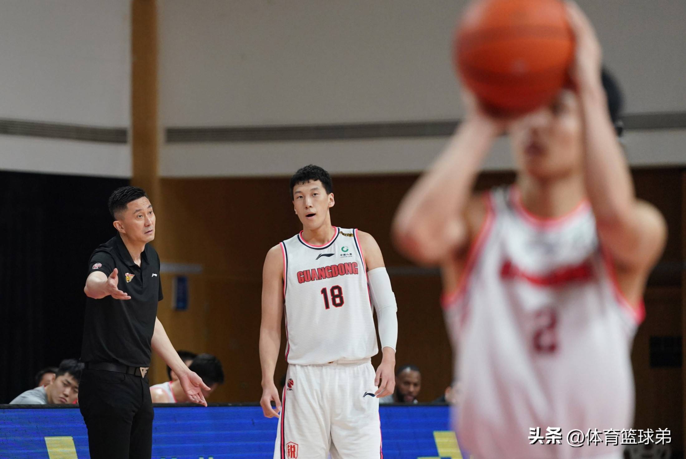 广东新星被杜锋耽误！北京首钢2换1报价崔永熙，福建核心伤愈复出(北京首钢周琦最新消息)