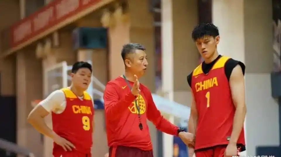 25年亚预赛回顾：赵睿16分8板5助，中国大胜日本的简单介绍