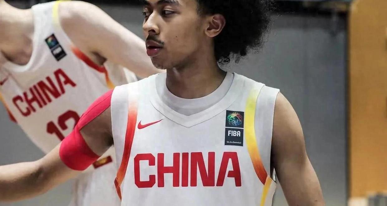 国青篮球思维与世界接轨曲绍斌是青训优秀教练(篮球教学训练)